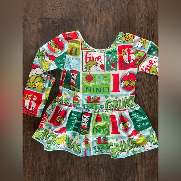 Size extra small 12-18 months The Grinch ruffle swing long sleeve shirt. - Picture 3 of 4